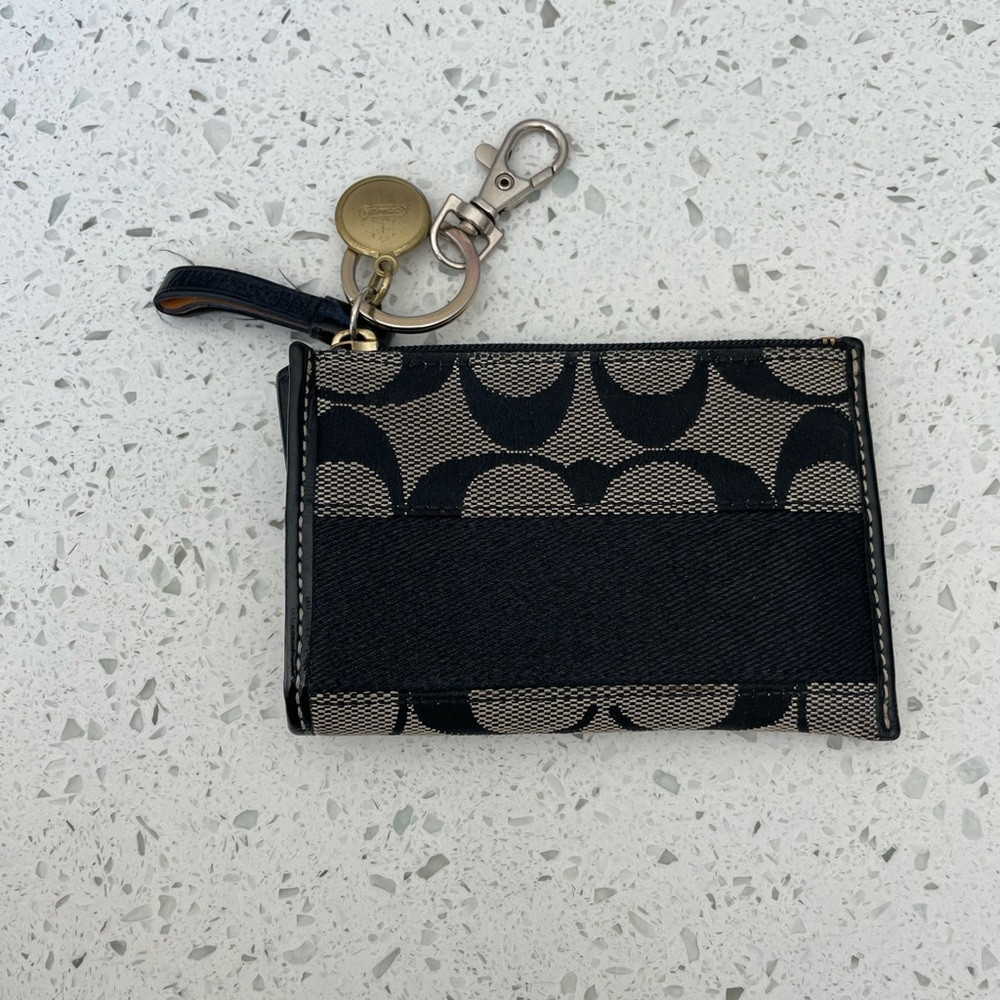 Coach ID wallet